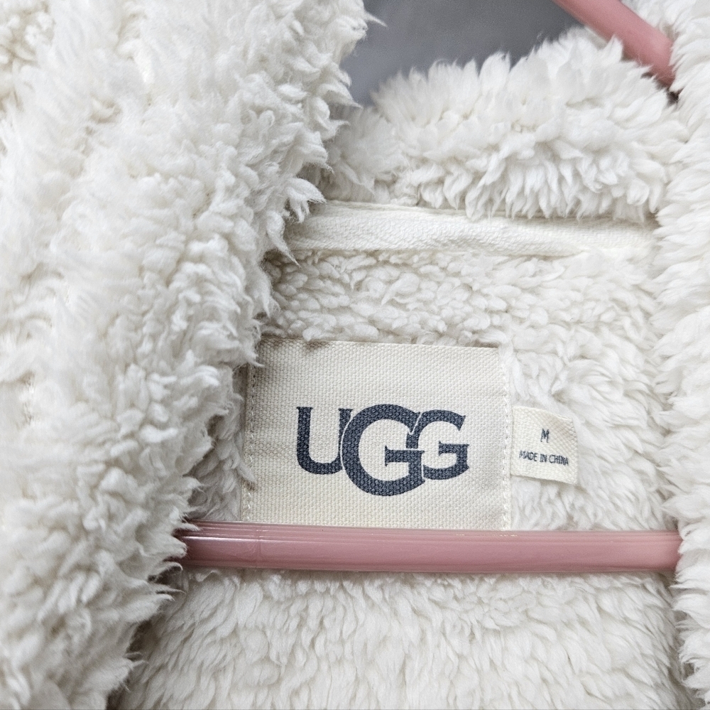 UGG White Fleece Hooded Robe w/ Belt Fluffy Sz Med Womens - Picture 5 of 8
